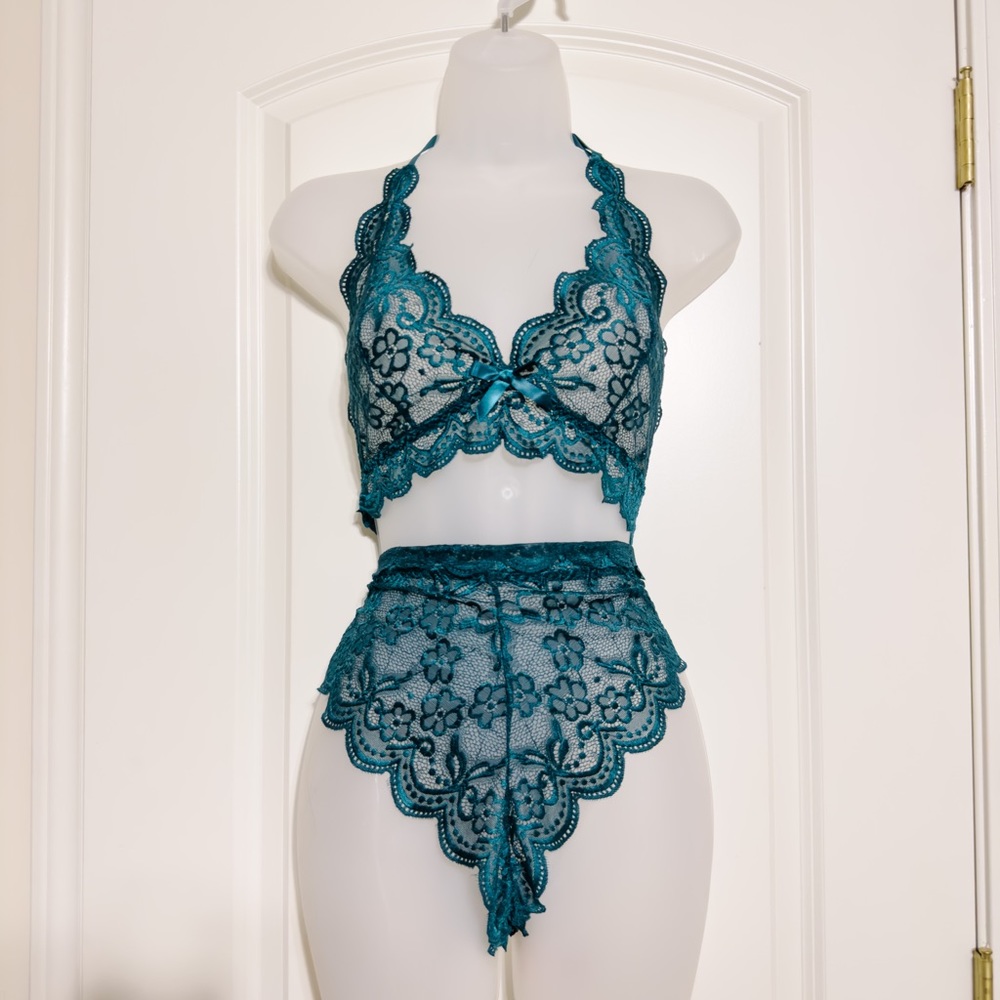 🌟BOGO 50% off🌟 🆕 ⭐️ 5/$25 NWT Green lace 2pc lingerie set plus 2X